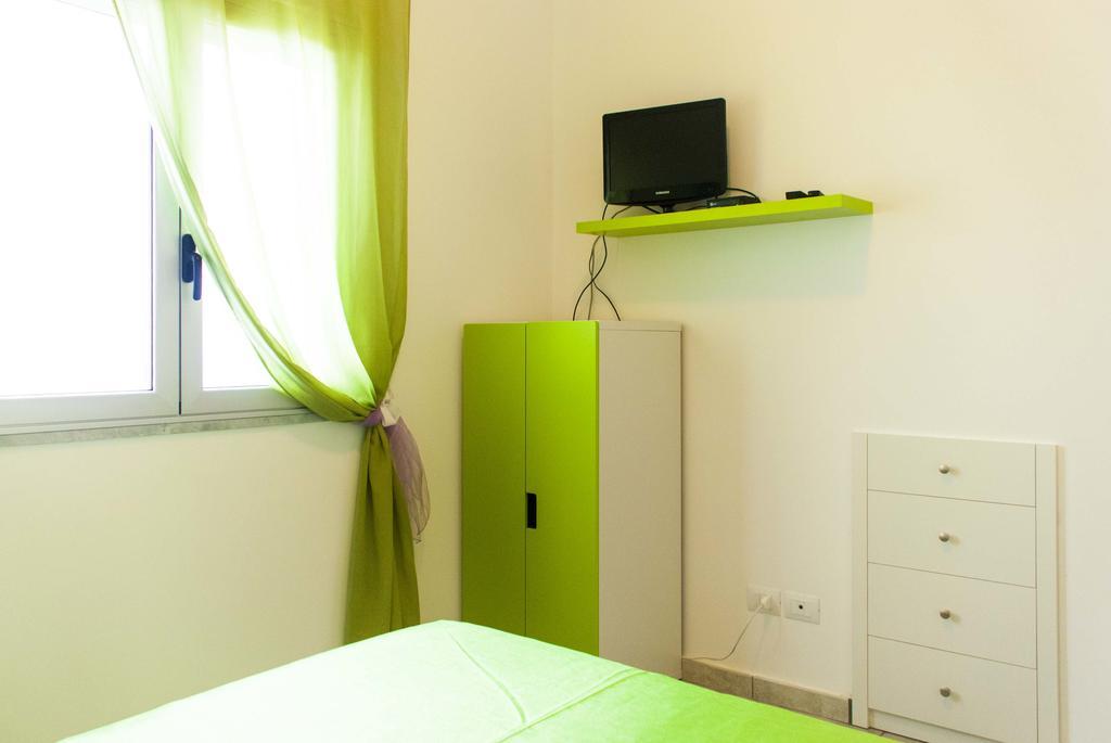 Capo dʼOrlando In Riva Al Mare B&B מראה חיצוני תמונה