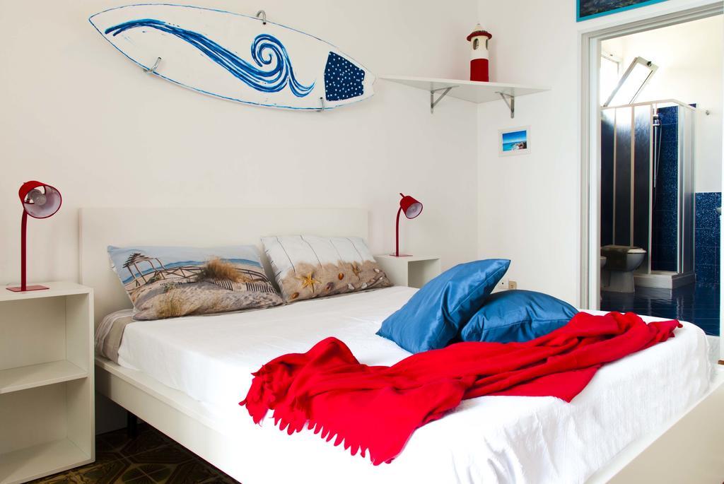 Capo dʼOrlando In Riva Al Mare B&B מראה חיצוני תמונה