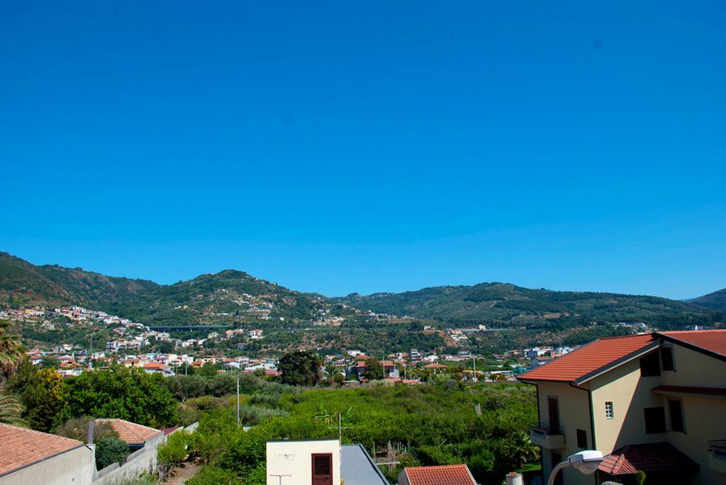 Capo dʼOrlando In Riva Al Mare B&B חדר תמונה