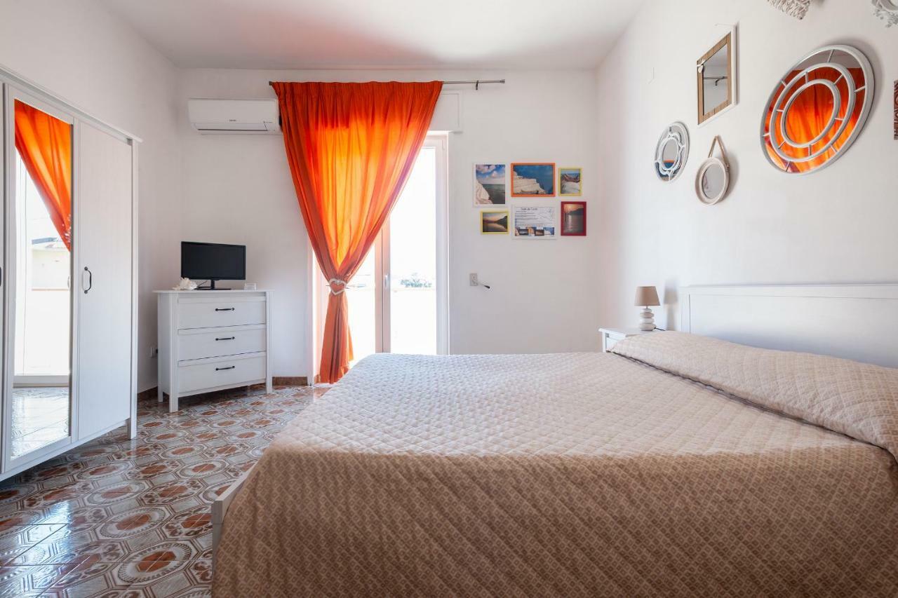 Capo dʼOrlando In Riva Al Mare B&B מראה חיצוני תמונה