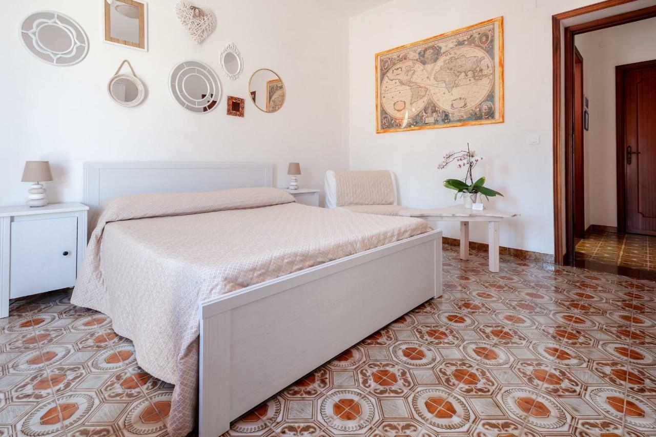 Capo dʼOrlando In Riva Al Mare B&B מראה חיצוני תמונה